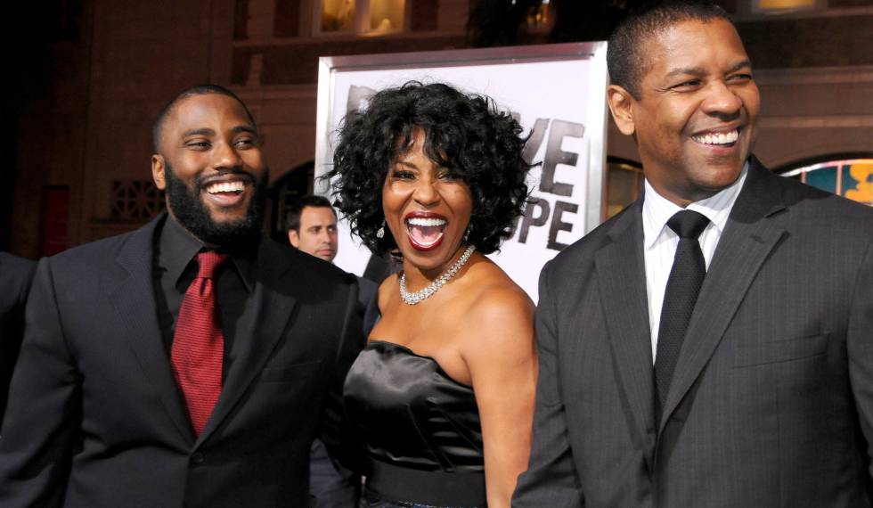 John David Washington, junto a sus padres, Pauletta y Denzel Washington, en Los Ángeles, en 2010.