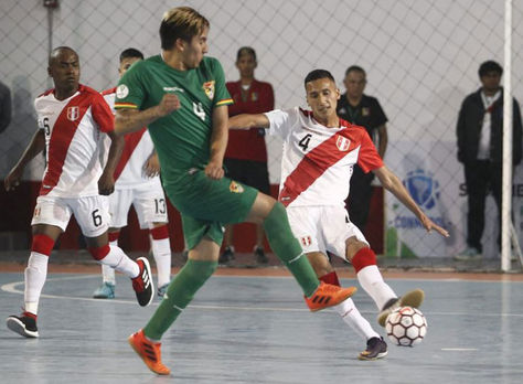 Un pasaje del partido entre Perú y Bolivia por el Sudamericano de Futsal. Foto: CONMEBOL