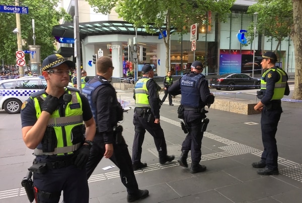Policías en el centro de Melbourne, Australia (REUTERS/Sonali Paul)