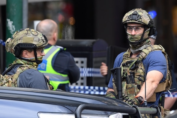 Fuerzas de seguridad australianas en el lugar del hecho (AAP/James Ross/via REUTERS)