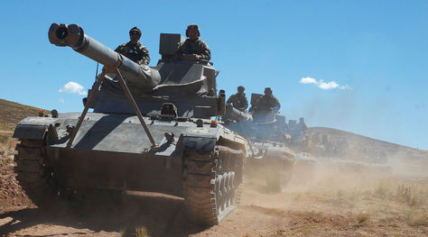 Ejercicios militares en el altiplano boliviano.