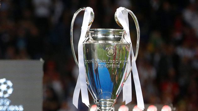 Un gigante europeo se puede quedar sin competiciones internacionales por sus contratos Un gigante europeo se puede quedar sin competiciones internacionales por sus contratos