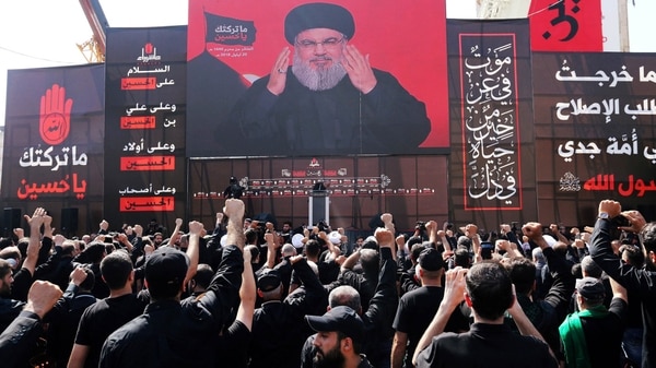 Una multitud en Beirut escucha un discurso de Hassan Nasrallah, el líder de Hezbollah, el 20 de septiembre de 2018 (REUTERS/Aziz Taher)