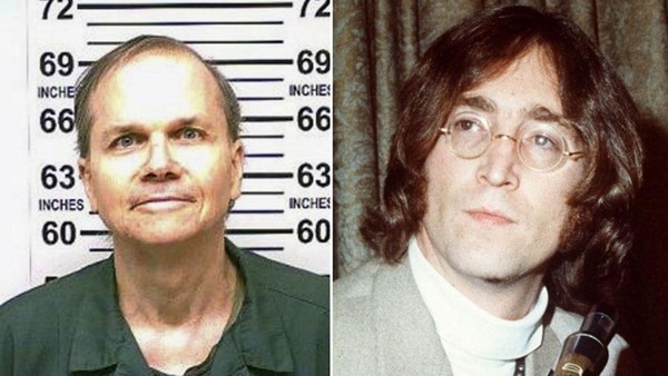 Mark David Chapman en una fotografía oficial tomada este año. A su lado, su víctima: John Lennon, asesinado el 8 de diciembre de 1981 en Nueva York (AP)