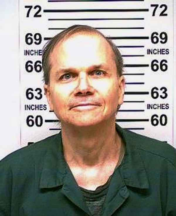 A Mark David Chapman le negaron por décima vez el beneficio de la libertad condicional (AP)