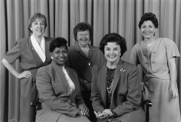 1992, Año de la Mujer: de las cinco senadoras, Dianne Feinstein todavía está en su banca. (US Senate)