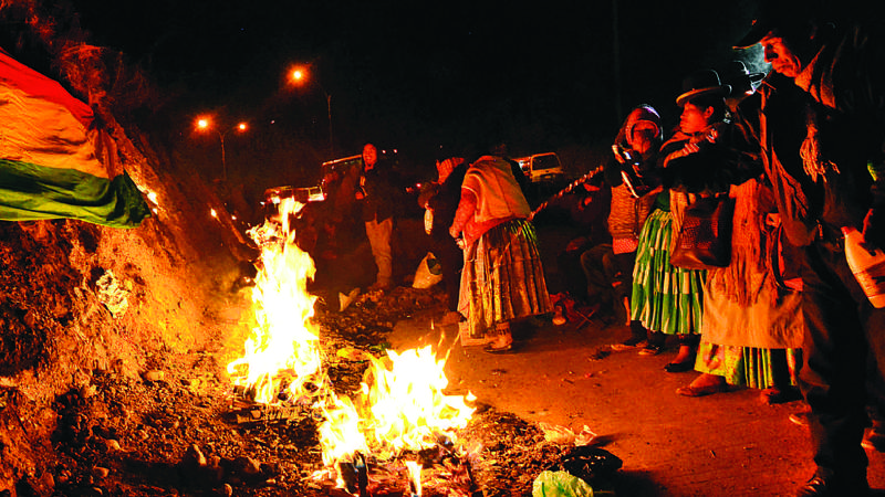 Ofrendas en ritos de pago al Tío, la denuncia detrás de los mitos