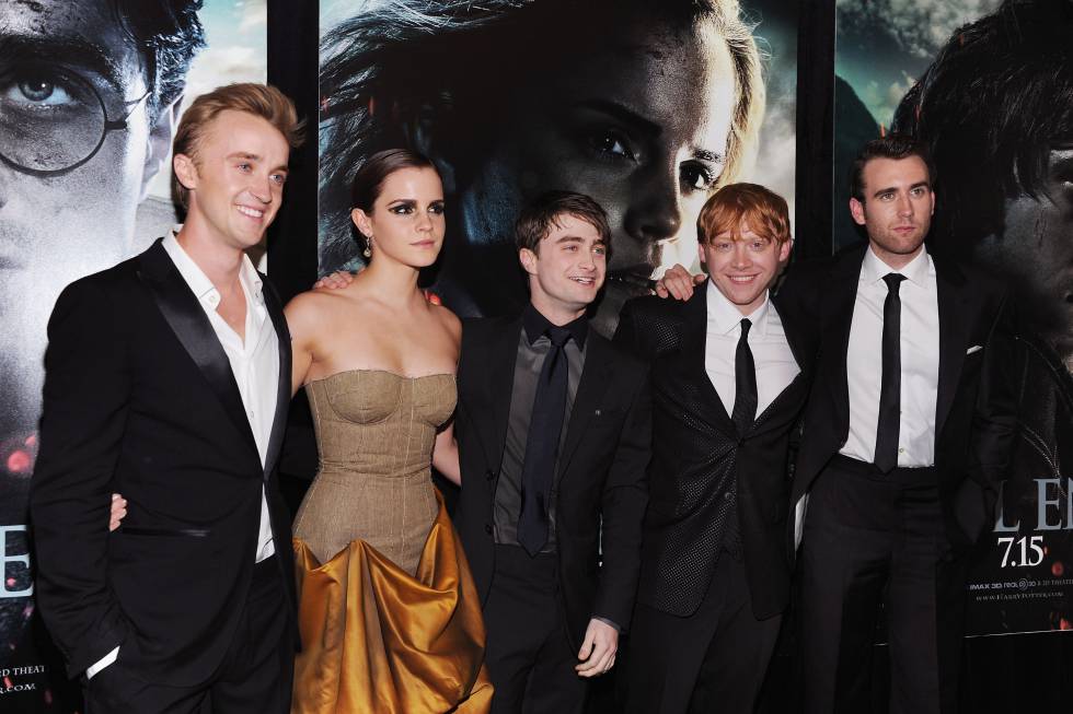 De izquierda a derecha, Tom Felton, Emma Watson, Daniel Radcliffe, Rupert Grint y Matthew Lewis, en 2011 en Nueva York. 