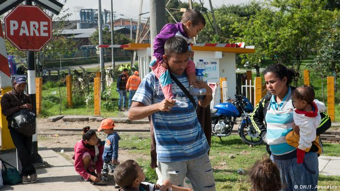 Kolumbien venezolanische FlÃ¼chtlinge in BogotÃ¡ (DW/F. Abondano)