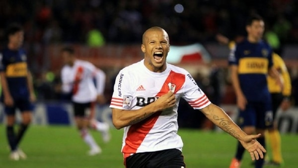 Carlos Sánchez marcó un gol ante Tigres en la final de la Copa Libertadores 2015