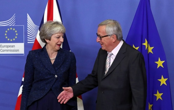Theresa May y Jean Claude Juncker (Reuters)