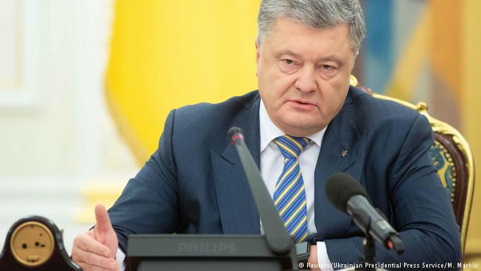 Ukraine Kiew PrÃ¤sident Poroschenko beim Treffen mit dem nationalen Sicherheitsrat (Reuters/Ukrainian Presidential Press Service/M. Markiv)