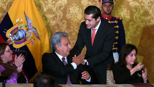 El presidente Lenin Moreno y su ministro de Economía, Richard Martínez, quien está en conversaciones preliminares con el Fondo Monetario para conseguir un salvataje