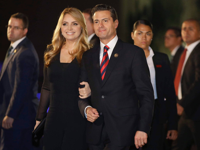 Angélica Rivera con su marido, el presidente mexicano Enrique Peña Nieto.
