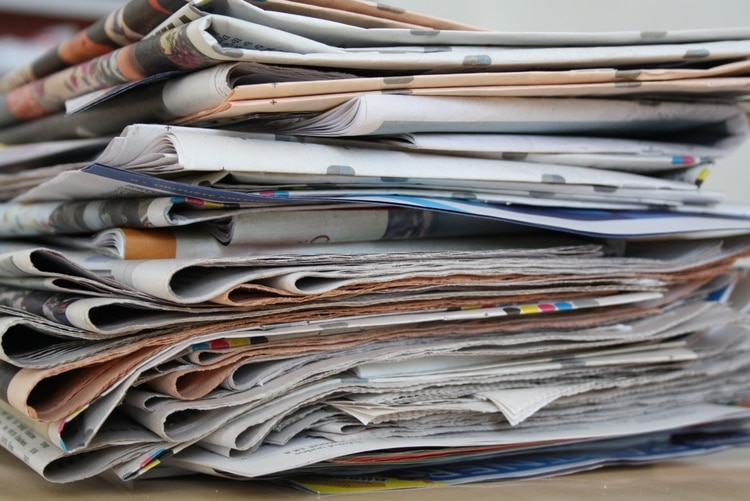 La tendencia a la caída de los periódicos se agudiza por la doble presión de la televisión y las redes.