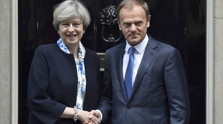 Theresa May y Donald Tusk (Reuters)