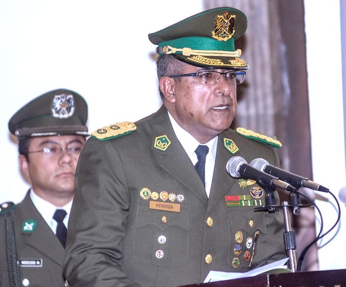 COMANDANTE GENERAL DE LA POLICÍA BOLIVIANA, GENERAL FAUSTINO MENDOZA.