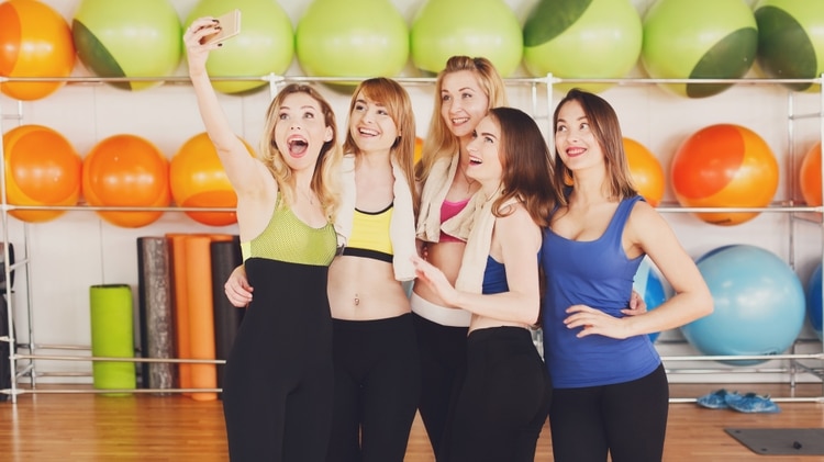 Entre los millennials, que tienen una incidencia muy alta de cáncer de colon, el ejercicio y la dieta son claves para cuidar la salud digestiva. (iStock)