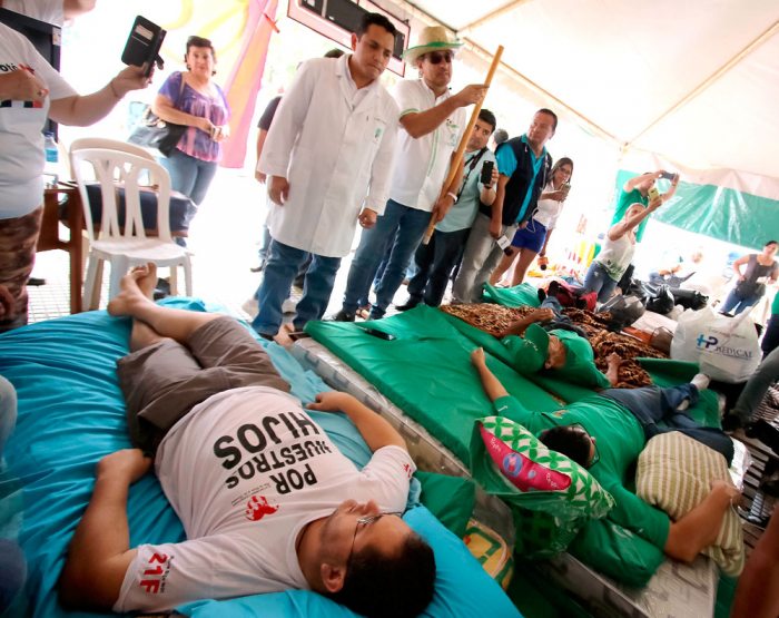 LA MAYOR PARTE DE LOS HUELGUISTAS QUE RESISTEN LA CANDIDATURA DE MORALES Y GARCÍA, SE ENCUENTRA EN SANTA CRUZ.