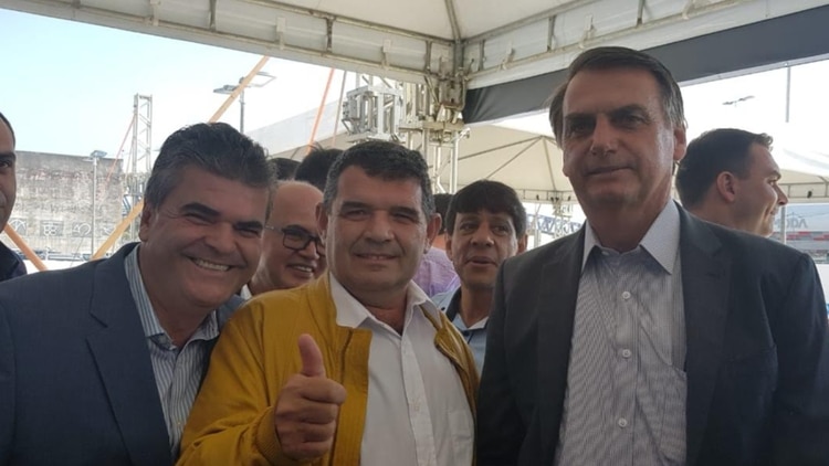 Alfredo Olmedo saluda a Jair Bolsonaro