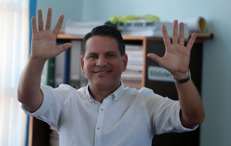 El predicador evangélico y ex candidato presidencial en Costa Rica, Fabricio Alvarado (REUTERS/Juan Carlos Ulate)
