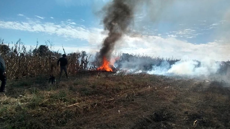 Los cuerpos de rescate trabajaron al menos dos horas para apagar el fuego (Foto: especial)