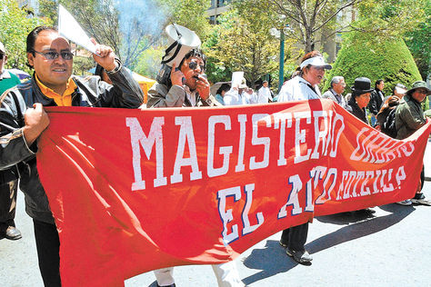 Marcha de maestros urbanos de El Alto. Imagen referencial.