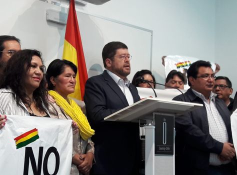 El líder de Unidad Nacional (UN) Samuel Doria Medina brinda declaraciones a los medios. Foto: La Razón