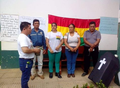 El primer piquete de huelga en Pando contra la repostulación.