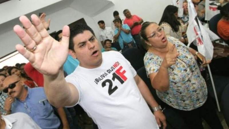 Peinado quiere seguir “el buen ejemplo” de Bolsonaro contra la ideología de género