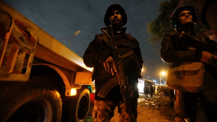 Al menos 40 presuntos terroristas fueron abatidos por las fuerzas de seguridad (REUTERS)