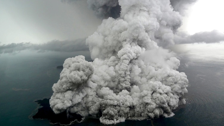 El tsunami generó más de 400 muertos en Indonesia (Nurul HIDAYAT / BISNIS INDONESIA / AFP)