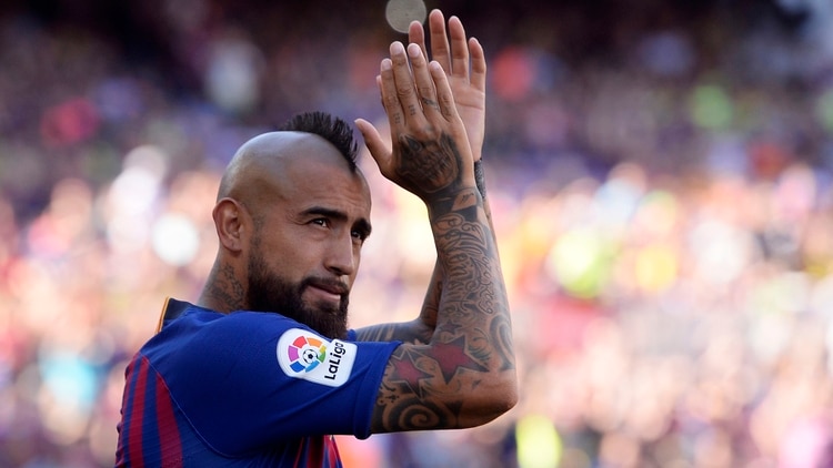 Vidal contó uno de los secretos del éxito del Barcelona: “Me sorprendió lo familiar que es el vestuario” (Foto: AFP)