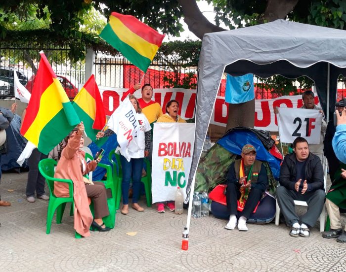 HUELGA DE HAMBRE DE ACTIVISTAS DE “BOLIVIA DIJO NO “ EN COCHABAMBA.