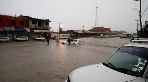 Calles-y-viviendas-de-Santa-Cruz-quedaron-anegadas-por-las-lluvias