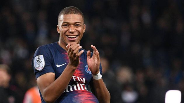 ¡Mbappé despide su gran 2018 quitando a Cristiano de su pared!
