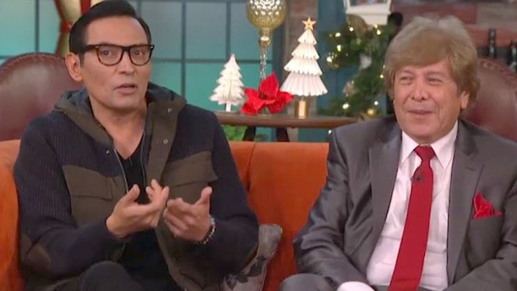 Joaquín Muñoz y Jorge Carbajal insisten en la próxima resurección de Juan Gabriel. (Foto: Captura Intrusos, Televisa)