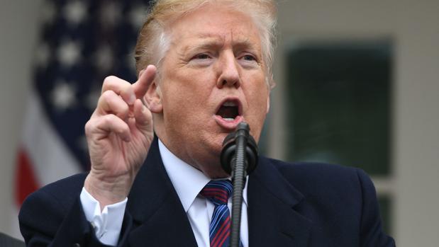 Donald Trump interviene ante los periodistas en el Jardín de las Rosas de la Casa Blanca