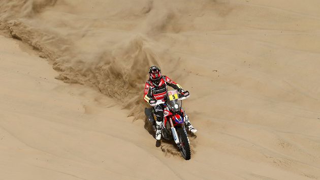 El español Barreda se quedó con la primera etapa en motos