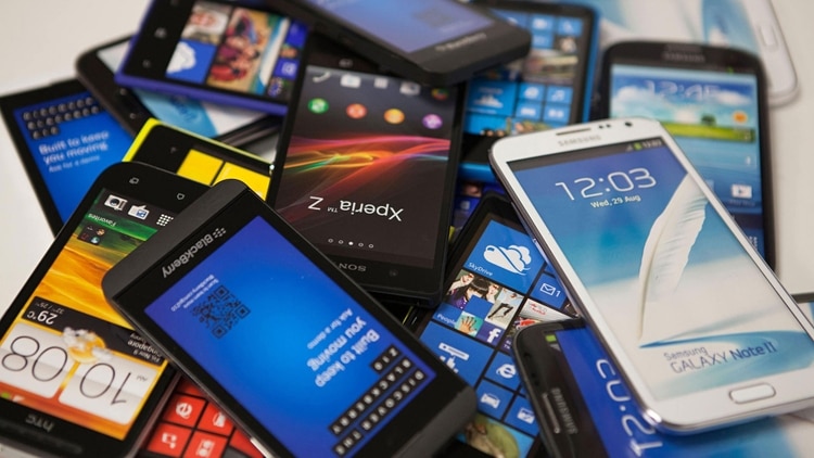 Los envíos de smartphones en China cayeron entre un 12 y un 15,5% el año pasado