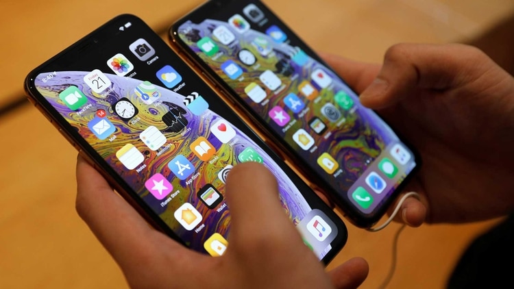 Apple enfrenta una caída en la venta de iPhones en China (Reuters)