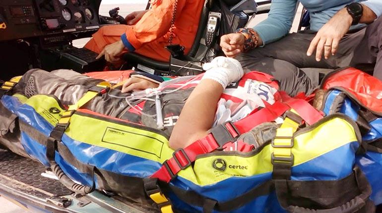 Walter Nosiglia Jager es trasladado a un hospital tras su accidente, ayer. | Team Nosiglia