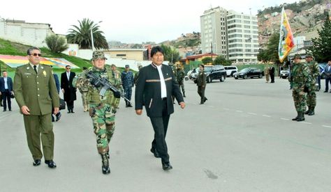 El presidente Morales a su llegada a la Anapol. Fue este viernes.
