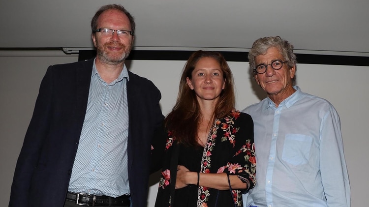 Diego Golombek, María Roca y Eilon Vaadia, los tres disertantes en una conferencia sobre neurociencia y creatividad