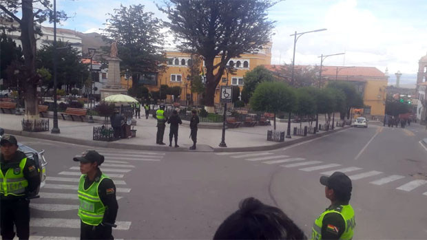 Potosí: Amenaza de bomba en Gobernación obliga a evacuar – eju.tv
