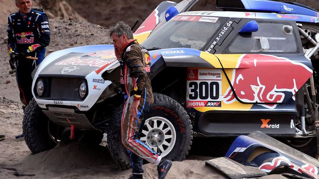 Carlos Sainz recorre 230 kilómetros en el Dakar sin dirección asistida