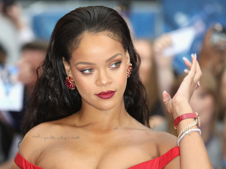 Rihanna, contra su padre: los detalles de la batalla legal del año Rihanna, contra su padre: los detalles de la batalla legal del año