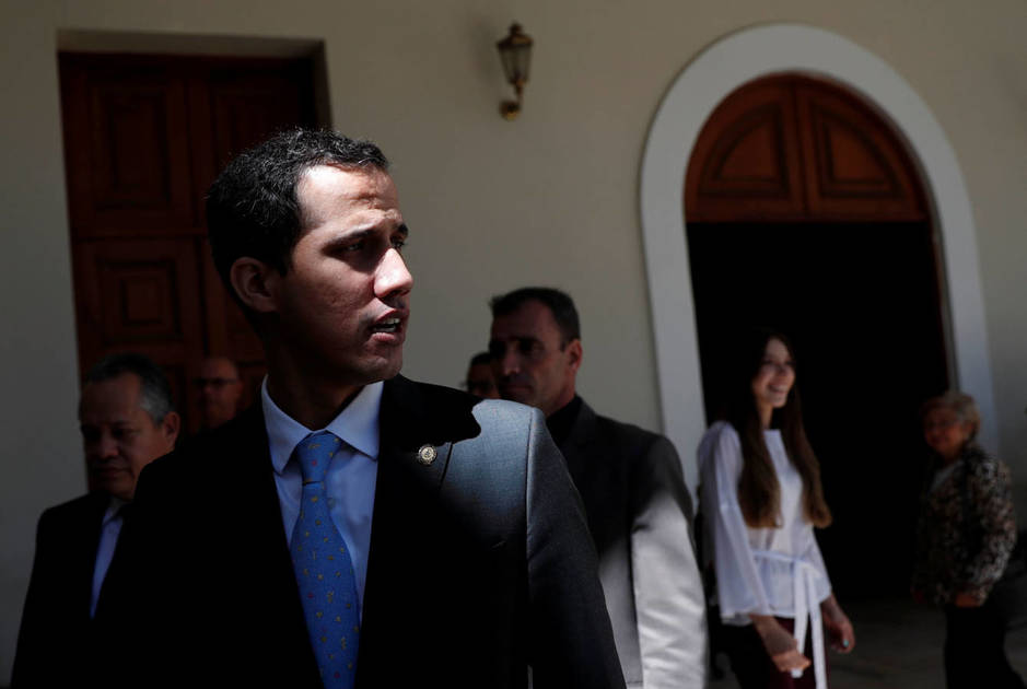 Juan Guaidó a su llegada a una sesión de la Asamblea Nacional, en Caracas. (Reuters)