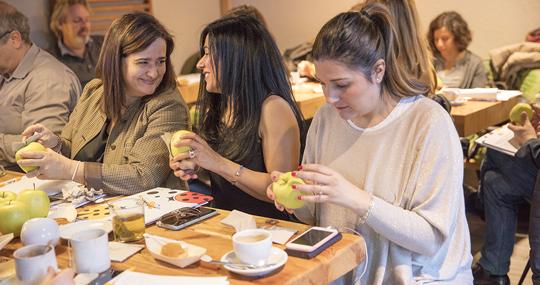 Taller de «mindful eating», con manzanas Val Venosta.