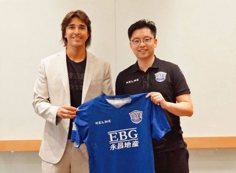 Martins en la presentación con su nuevo club. Foto: Super Liga China